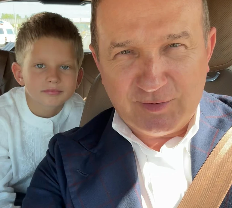 Горбунов похвалився 8-річним сином у шоломі перед змаганням з екстремального спорту