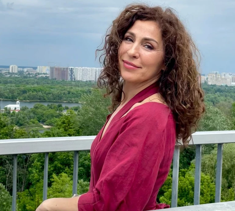 Більше пофігізму: Надія Матвєєва про зміни самосприйняття в 50+ і які здорові ритуали змінили її життя