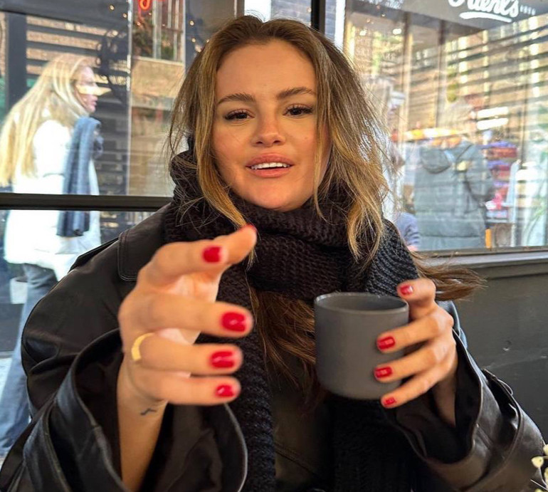 Селена Гомес палко зацілувала нового бойфренда