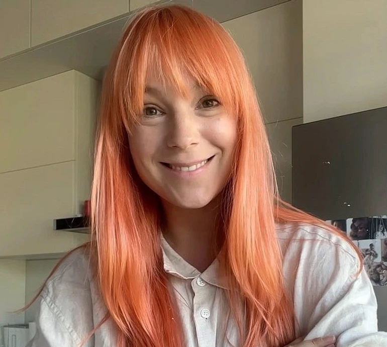 Тарабарова влізла у довагітні штанці та показала себе дуже сексі в очах чоловіка