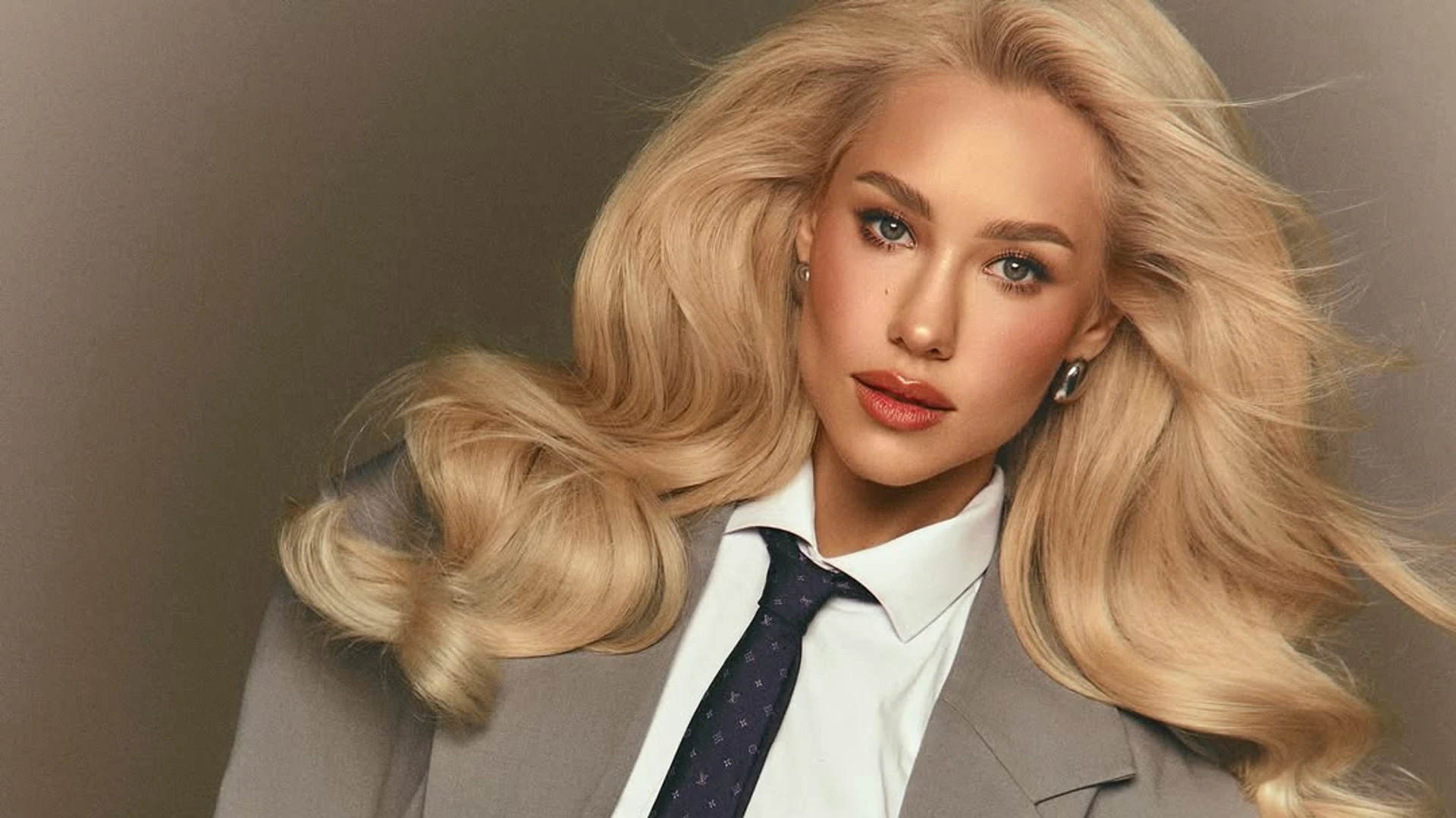 Емо-чубчик Белли Хадід і коси Марго Роббі: трендові зачіски на весну 2026. ФОТО