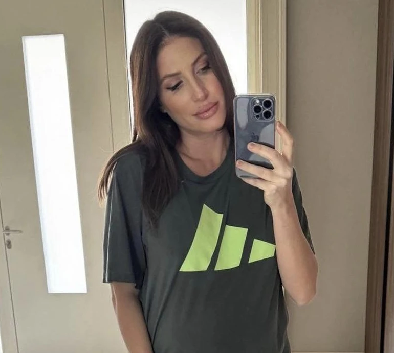 Не прикриватися поганим самопочуттям: учетверте вагітна дружина Тігіпка показала своє тренування