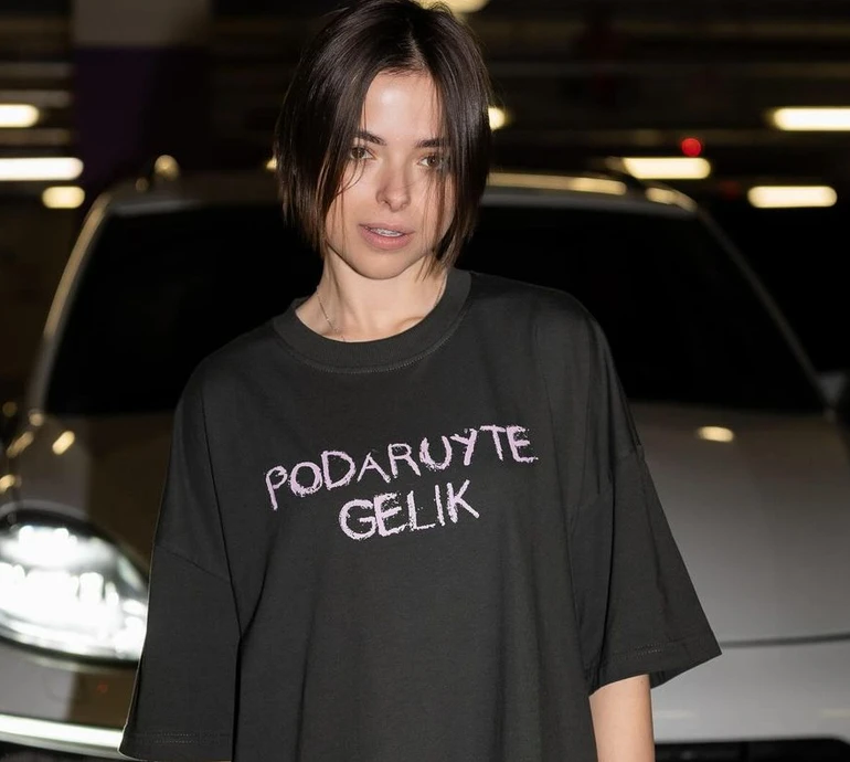 Куди нас несе?: Соня Морозюк заінтригувала обіймами з загадковим хлопцем. Відео