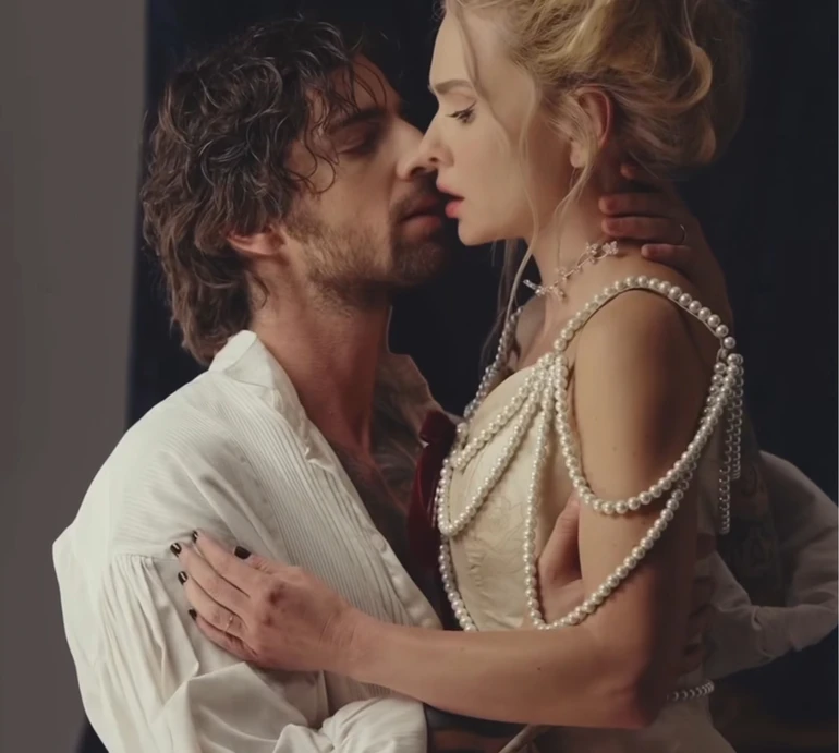 Голоторсий Дантес і Лавренюк у корсеті показали всі відтінки спокуси в еротичній зйомці. Відео