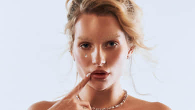 Пентаграма та свічки: сестра Кейт Мосс голою провела ритуал проти екса