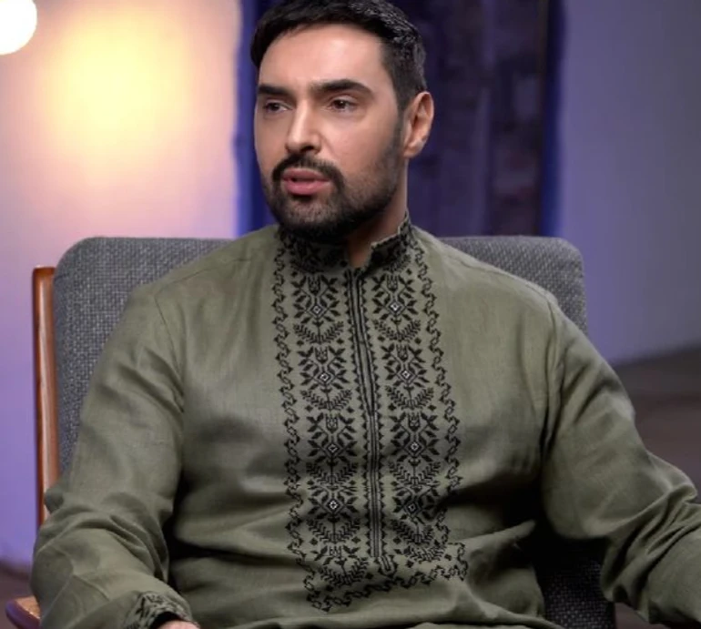 Козловський оголосив, що став батьком, та розсекретив ім'я дружини. Фото