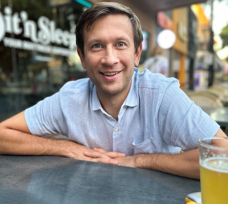 Мій рай: Ступка із подружкою в купальнику показався на Гаваях. Фото