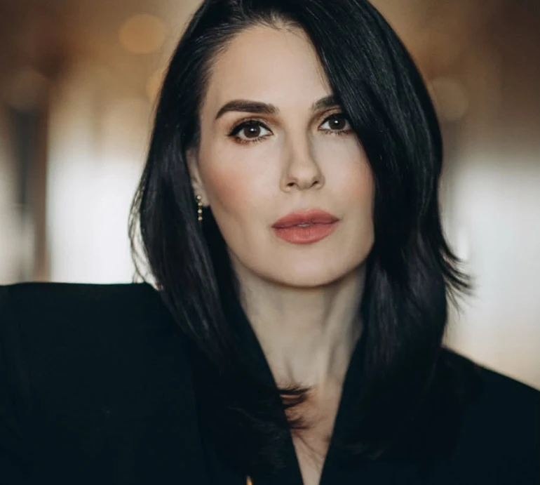 Немає сил, то повзи: Єфросиніна після нічного обстрілу Києва показала, де відновлює сили