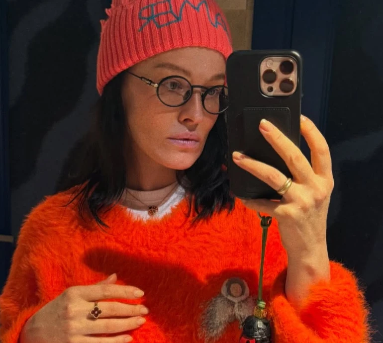 Селфі з мамою та кумедні домашні улюбленці: Астаф'єва у велосипедках показала свій квітень