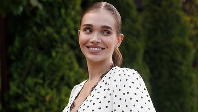 Саша Бо зазнімкувала 1,5-річну дочку на плечах татка та привітала її з особливим днем. Фото