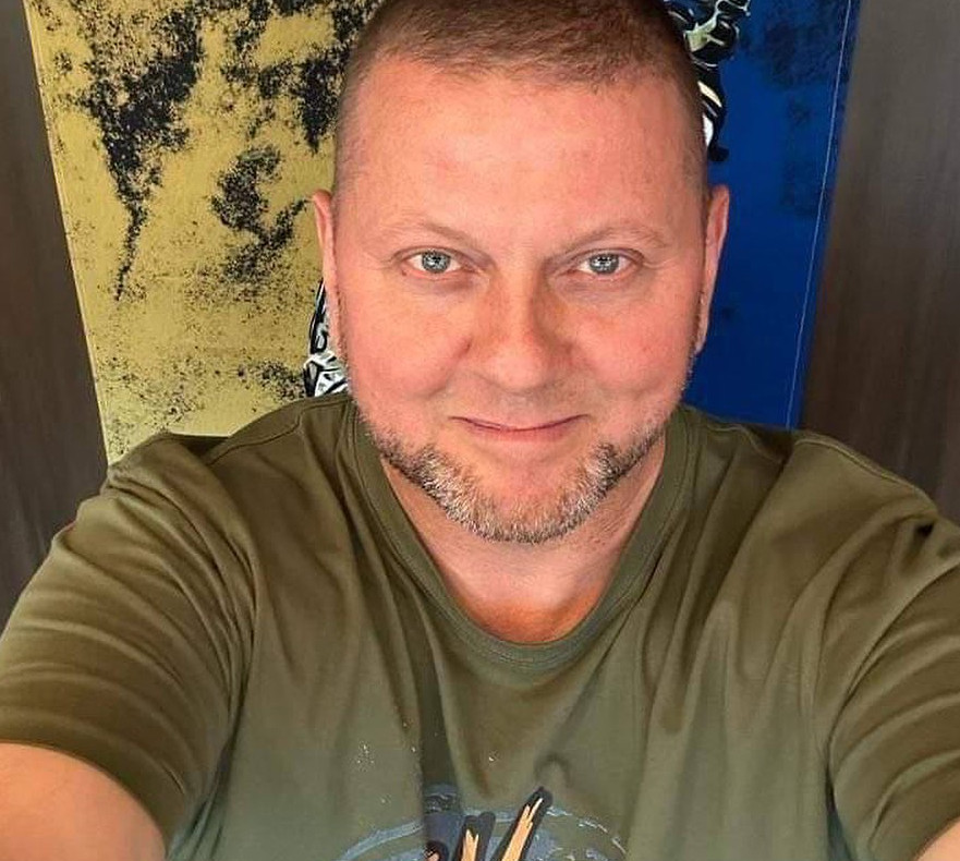 Залужний зустрівся із головою Штабу оборони Британії у футболці з написом про мос*алів. ФОТО