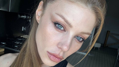 Різниця є: Кароль у мудрованому шпагаті похвалилася прогресом за 4 роки. Фото