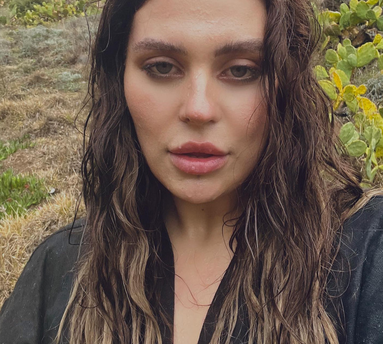 Заріцька в лосинах показала, як тренує свої НЕзайві кіло