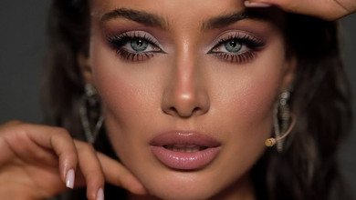 Мішина у купальнику похизувалася рельєфним тілом у басейні й поміркувала про силу життя