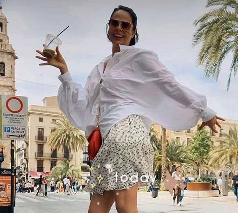 Ексдружина Кличка в легкому міні влаштувала танцювальний бунт посеред Валенсії. Відео