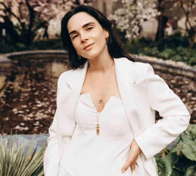 Вмовила: Мірошниченко похвалилася новою зачіскою 9-річної дочки