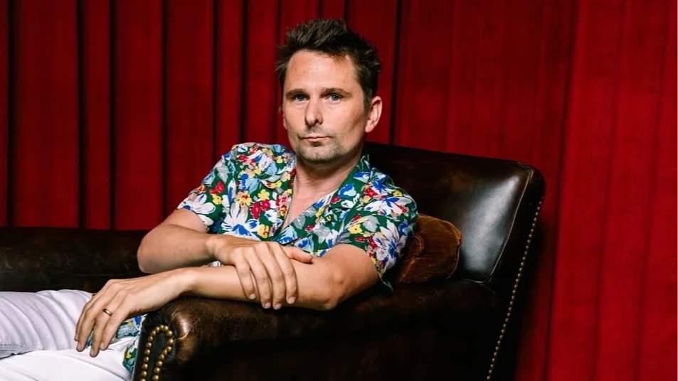 48-річний фронтмен Muse на тлі розлучення з дружиною представив свою нову пасію. Фото