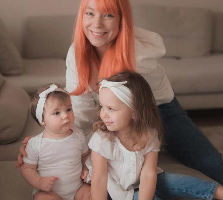 Квіти можемо купити самі: Тарабарова на 8 березня показала милі кадри з обома донечками