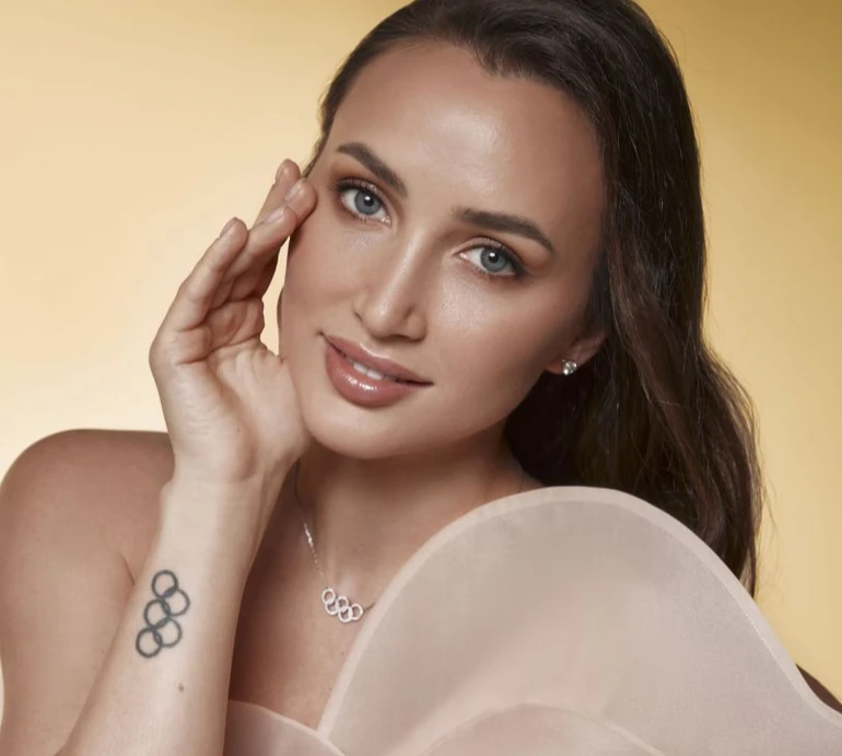 Є межа, яку не хочу переходити: Різатдінова у ніжній сукні розказала, чому не знайомиться в Tinder та чи планує ще дітей