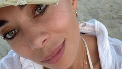 Трінчер із Неплях похизувалися стрункими фігурами на тлі дубайських краєвидів