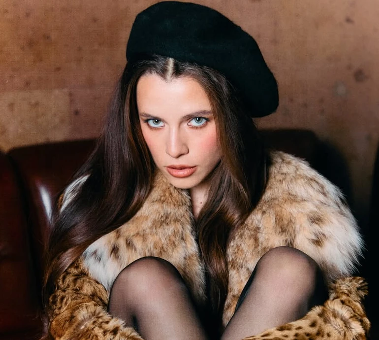 Мрії здійснюються: Соловій у хижому хутрі та на підборах потішила звабливими фото з нагоди 33-річчя