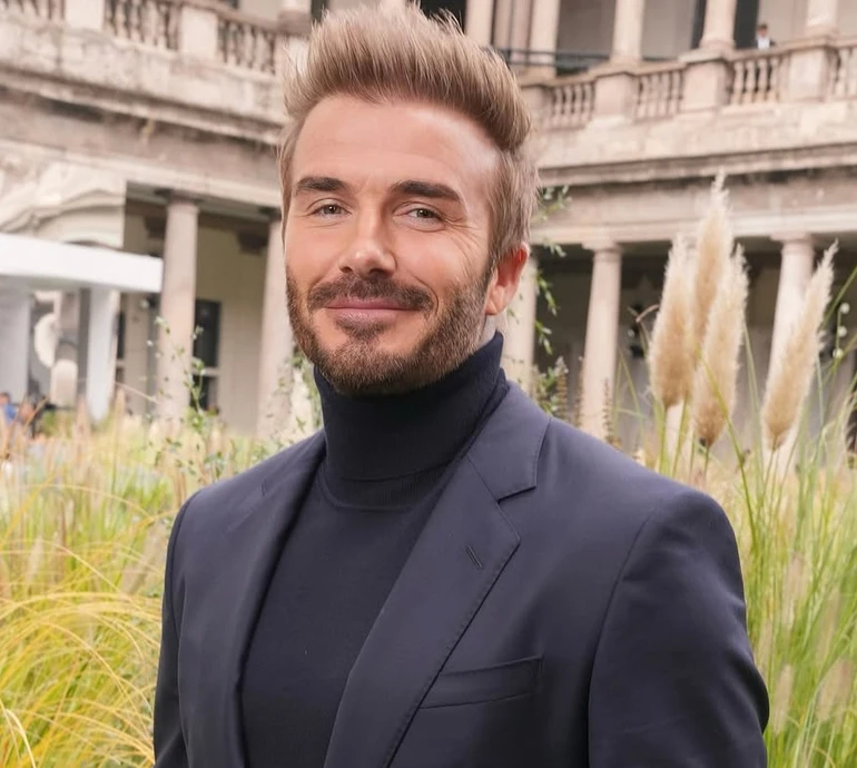 Гаряча п'ятниця: Бекхем у спідньому показався в сауні. Фото