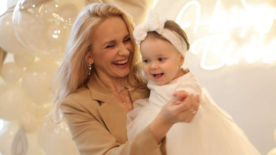 Ребрик показала, як коронувала 1-річну донечку на веселому святі. Фото