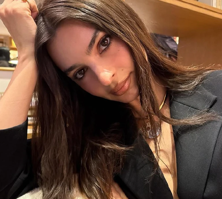 Ратаковскі замилувала цілунками і балощами з 4-річним сином. Фото