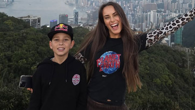 Поки мать на зйомках: Мішина показала, як її син сам себе постриг вночі