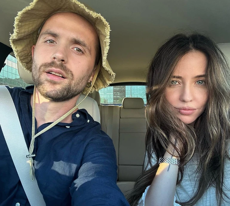 Дорофєєва показала, як з Кацуріним і його дітьми прикрашала різдвяне дерево