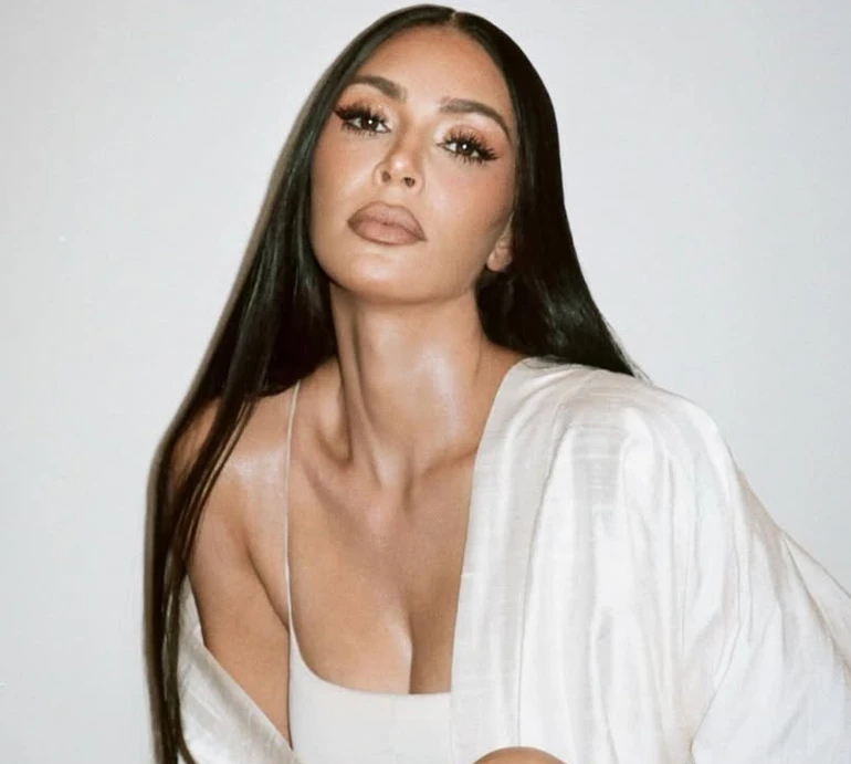 Їй огидно, на що перетворився Каньє: Кардашян на тлі скандалів з Вестом вирішила прийти на поміч його другій дружині