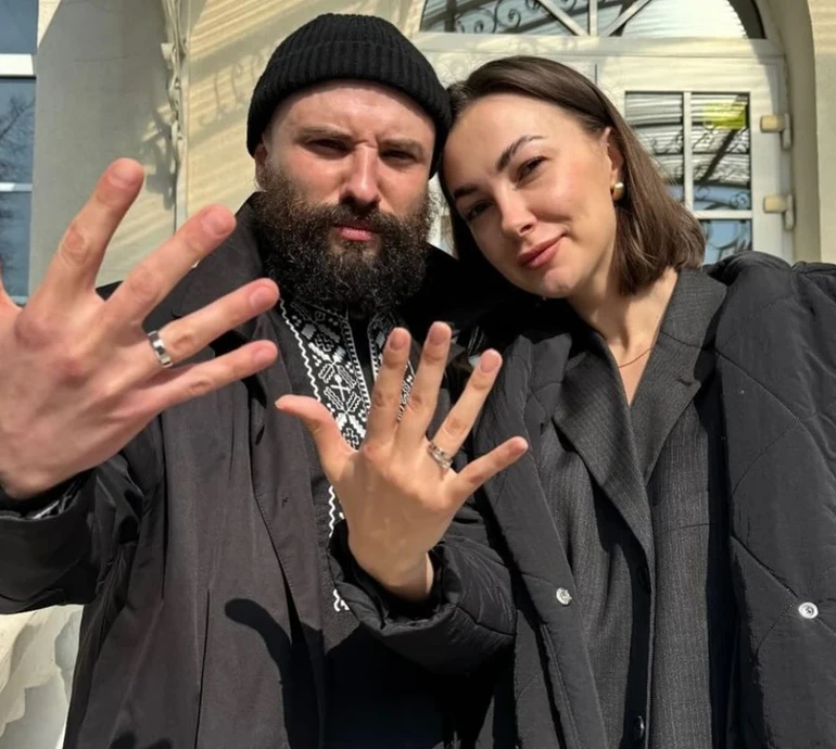 Цей рік був пеклом для обох: дружина Розового подала на розлучення через зради