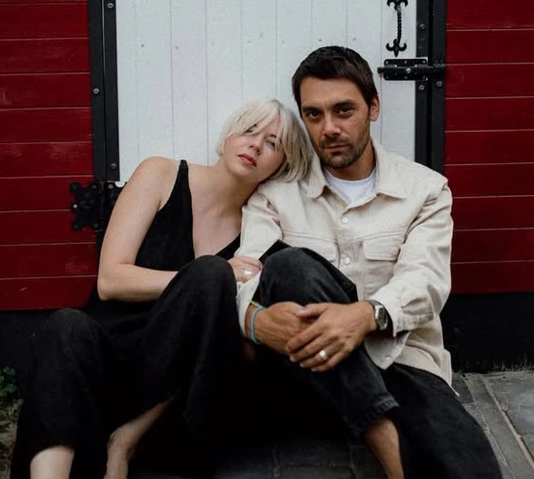 Відключитися від тиску: Onuka і The Manеken в емоційній пісні спробували знайти своє місце у світі