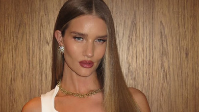 Наречена Стейтема у спортивному міні вигнулася на підлозі заради рекламних фото