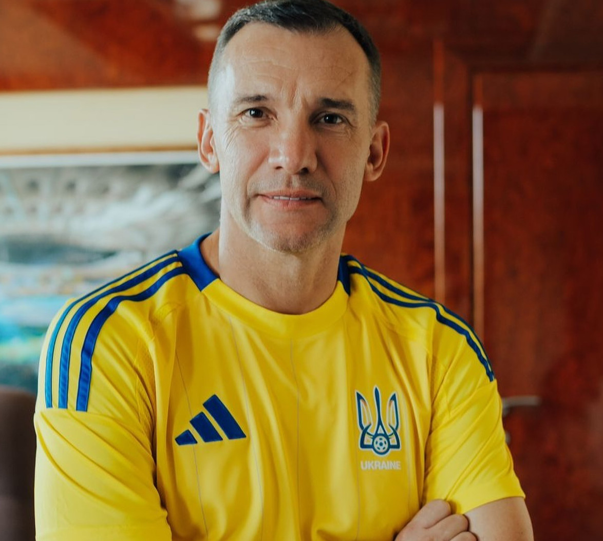 Дякую за незмінну силу: дружина привітала Шевченка з 49-річчям. Фото