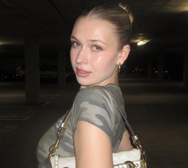 Брежнєва привітала свою нескінченну любов з 24-річчям сімейними фото