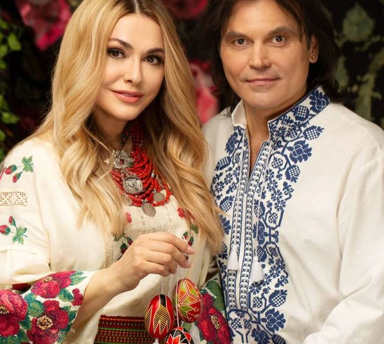 Сумська з чоловіком і дочкою, Матвєєва та Литовченко знялися з писанками Київщини до Великодня