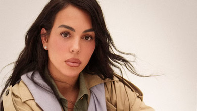 Наречена Роналду в трусиках і пальті знялася для глянцю та розповіла, як змінюються їхні стосунки. Фото