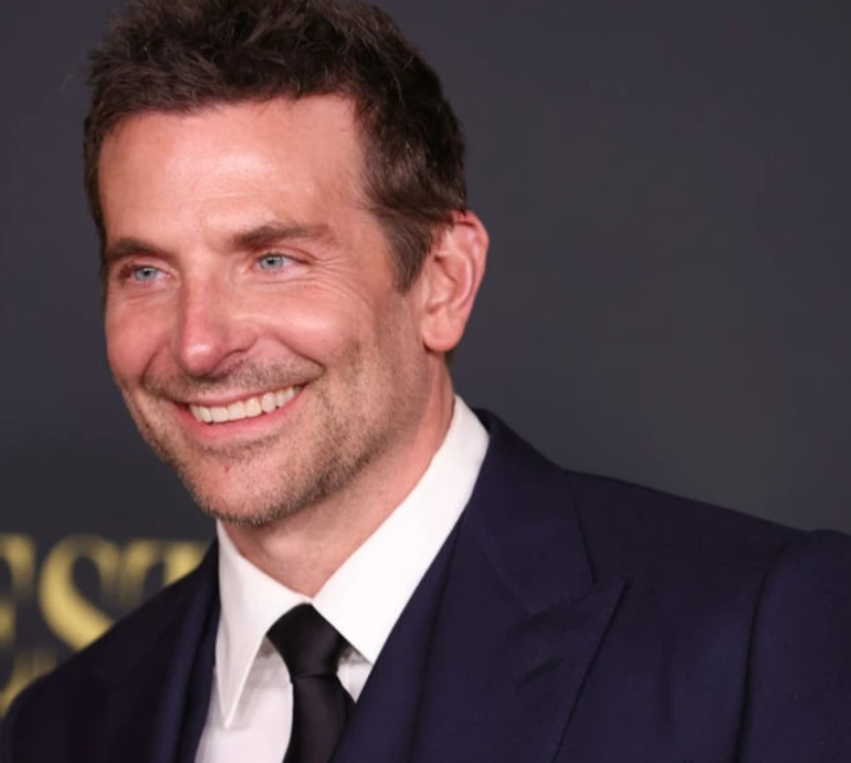 Фейкмен: з Бредлі Купера глузують через чутки про підтяжку обличчя