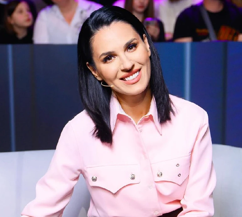 План офіційно не виконано: Єфросиніна в лосинах показала, що не підкачала до 45-річчя