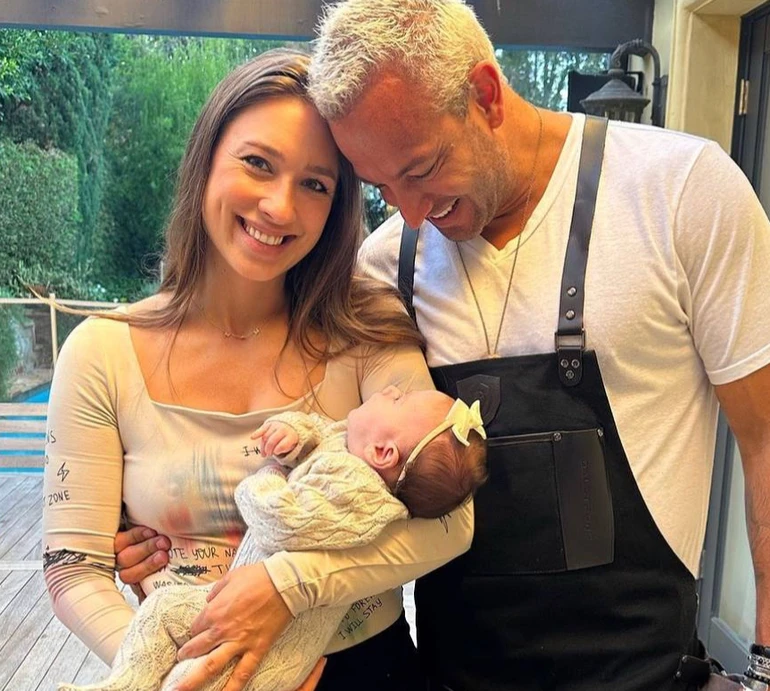 Плакав і перерізав пуповину: Шульгіна згадала, як проходили партнерські пологи з Суперменом