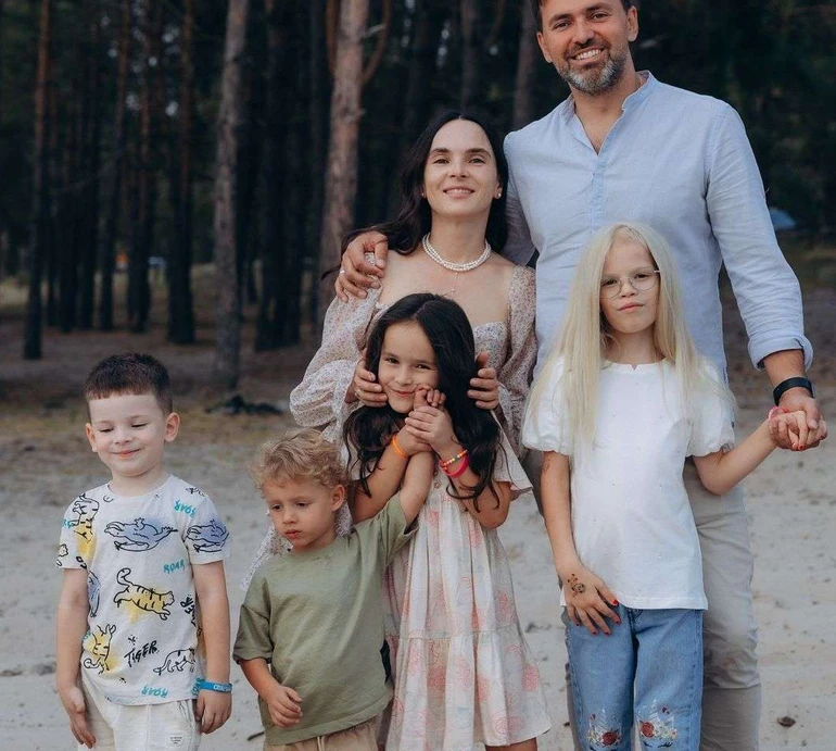 Мати-одиначка Інна Мірошниченко розказала, як просувається вдочеріння Ангеліни і коли Тімур офіційно стане їй батьком