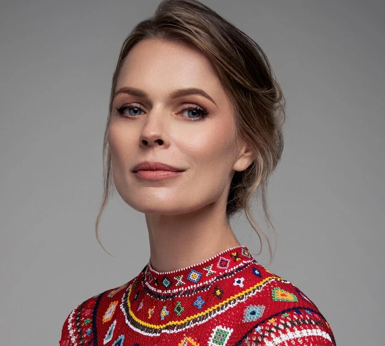 Те, про що я вже й забула: Фреймут у джинсах та сорочці показалася на нових фото