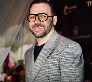 Лавандовий та рожевий замість рум'ян: Андре Тан назвав кольори, які зроблять молодше на 10 років