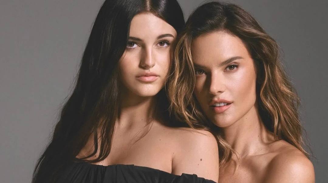 17-річна красуня-донька Амброзіо попозувала для модного кампейну з зірковою мамою