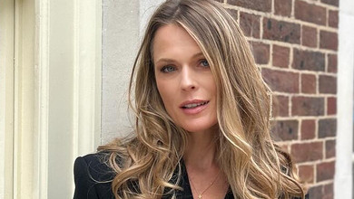 Фреймут показалася 2-річною з пацанячою стрижкою на старому фото з батьками