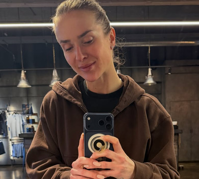 Світоліна показала розваги з 3-річною дочкою у засніжених горах та похвалилася чоловіком у кумедній шапці