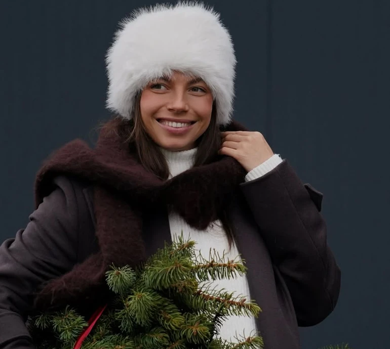 Вагітний татко: майбутні батьки Бех і Романчук насмішили креативними фото з животиком