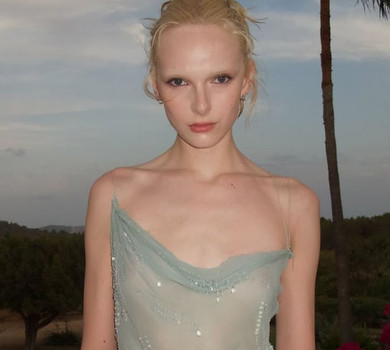 Від мему з TikTok до найстильнішої моделі 2025: що відомо про 22-річну Алекс Консані