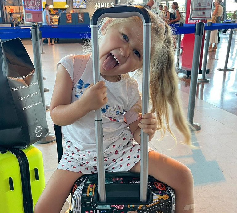 В мільйон разів краща за мене: Дімопулос милими фото привітала дочку з 4-річчям